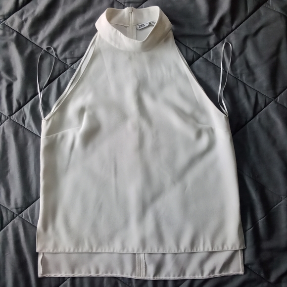 Women's Zara Sleeveless Mock Neck Split High Low Hem Zipper Back White Blouse - Picture 9 of 12